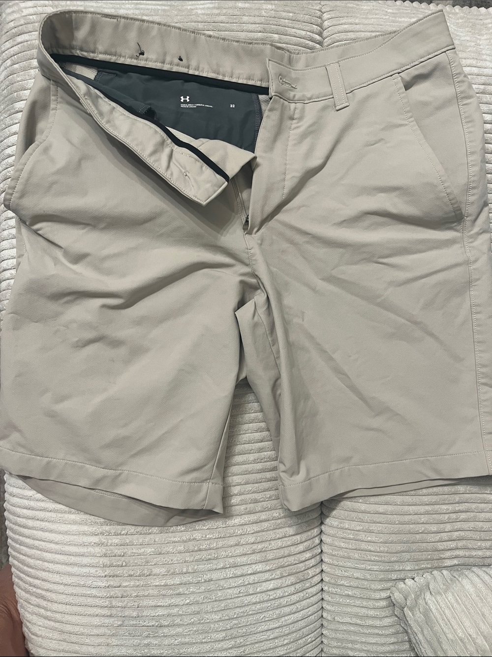 Under Armour Men's Light Sandstone Flat Front Performance Shorts